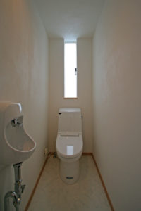 やさしい光が溢れる家」トイレ【施工事例】