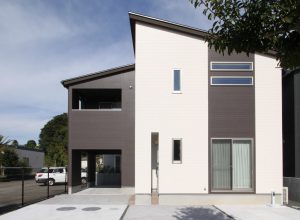 「オープンガレージの家」外観【施工事例】