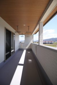 「オーダーアイランドキッチンの二世帯住宅」バルコニー【施工事例】