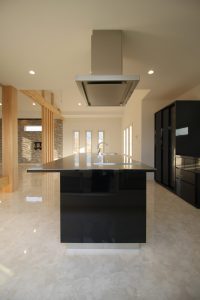 「オーダーアイランドキッチンの二世帯住宅」アイランドキッチン【施工事例】