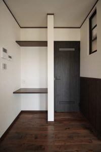 「木の温もりを感じられる カフェテイストの家」カウンタースペース【施工事例】