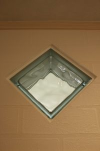 「ブルーがアクセントになる家」ガラスブロック【施工事例】