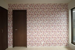 「白とダークブラウンの シンプルハウス」子供部屋【施工事例】