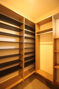 「三角屋根のかわいい家」土間収納【施工事例】